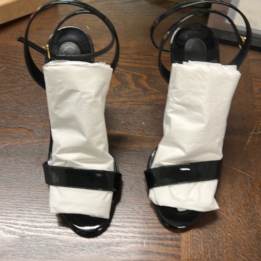 Christian louboutin Lip Queen Patent Red Sole